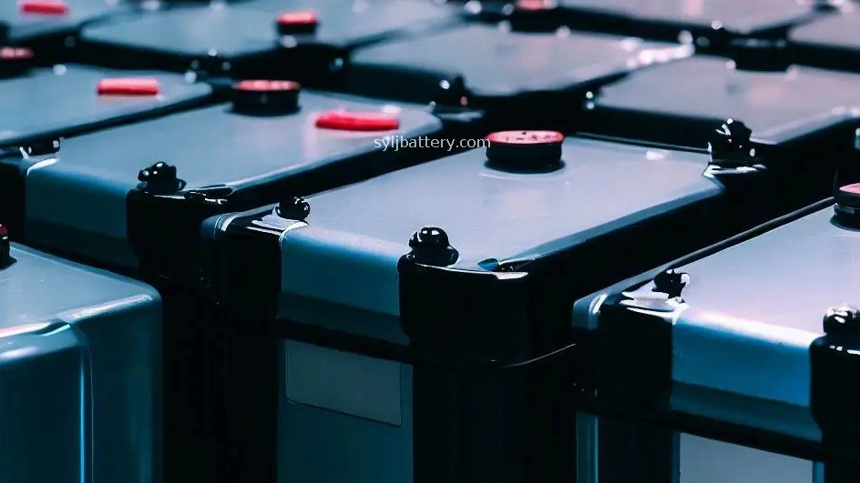 What does LiFePO4 mean on a battery?
